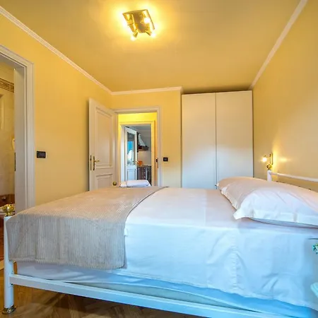 Anna 아파트 오미스